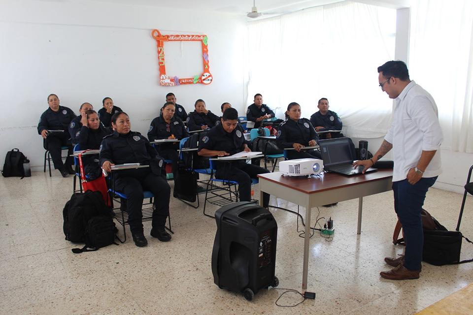 Preparan a policías de Quintana Roo para responder en situaciones de violencia de género