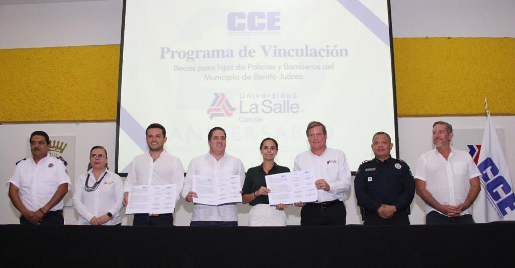 Unidos Ana Paty Peralta, CCE y Universidad La Salle por becas para hijos de policías y bomberos