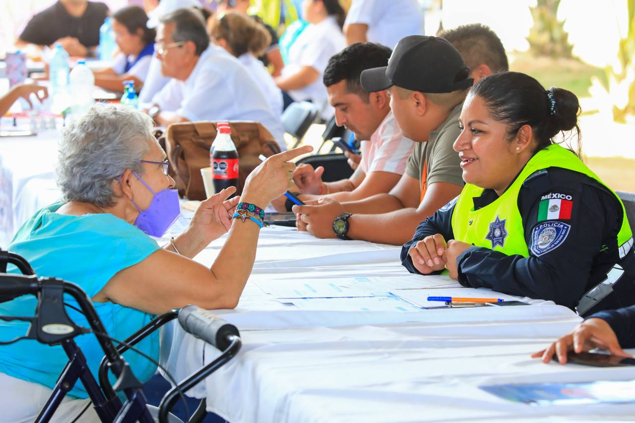 Ayuntamiento atendió con programa a ciudadanos de Villamar II