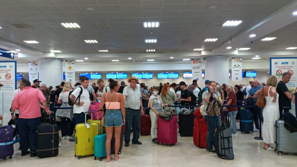 Aeropuerto de Cancún despide vacaciones de verano con menos de 540 vuelos