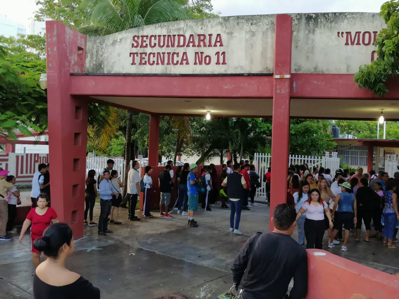 Durante la primera semana de clases se recibieron diez quejas de mesas de padres de familia por cuotas escolares