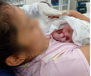 Policías municipales auxilian a madre en el nacimiento de su bebé en Cancún