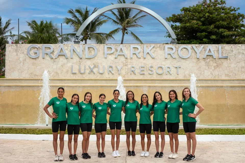 Selección mexicana de Natación artística se entrena en Cancún rumbo a Panamericanos