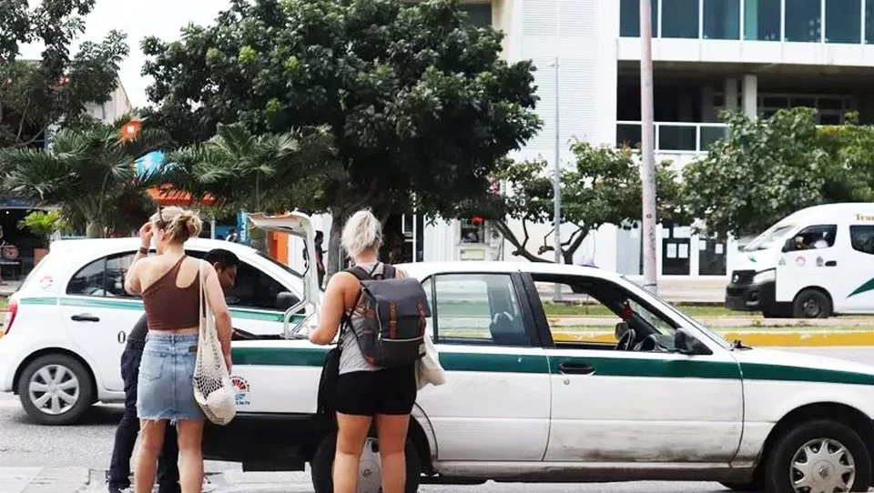 “Proteccionismo” a los sindicatos de taxistas dañan la imagen turística del Caribe Mexicano