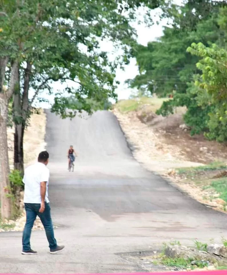 Poblado de Cacao una semana sin agua, amenazan con bloquear carretera