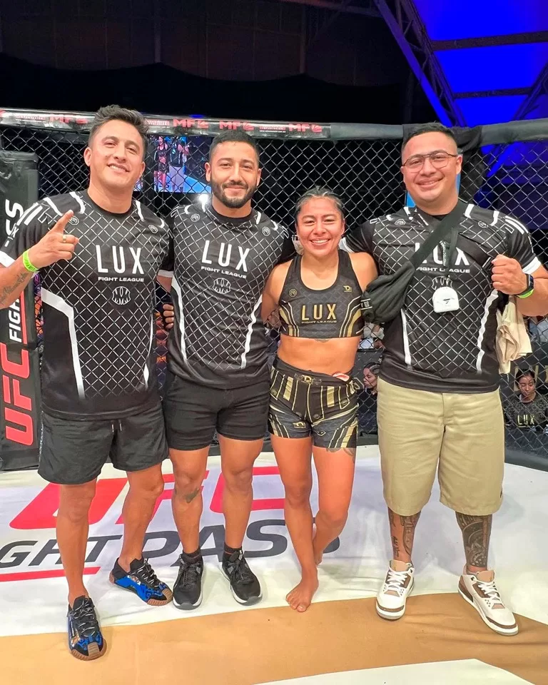 La quintanarroense Andrea Vázquez consigue importante victoria en Lux Fight League 36