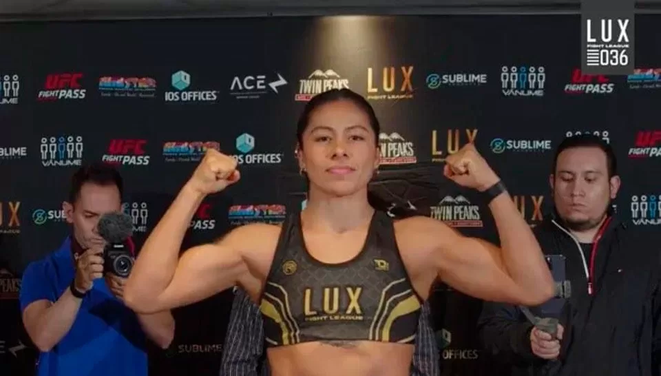 La quintanarroense Andrea Vázquez consigue importante victoria en Lux Fight League 36