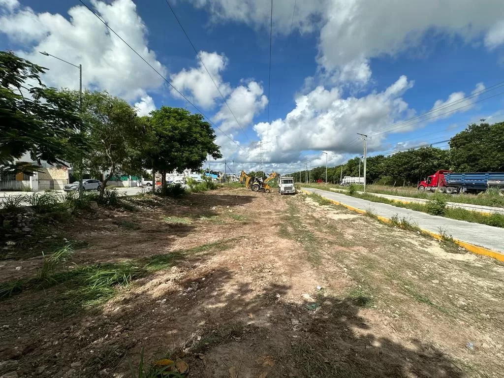 Intensifican los trabajos de limpieza del Parque de la Equidad en Cancún