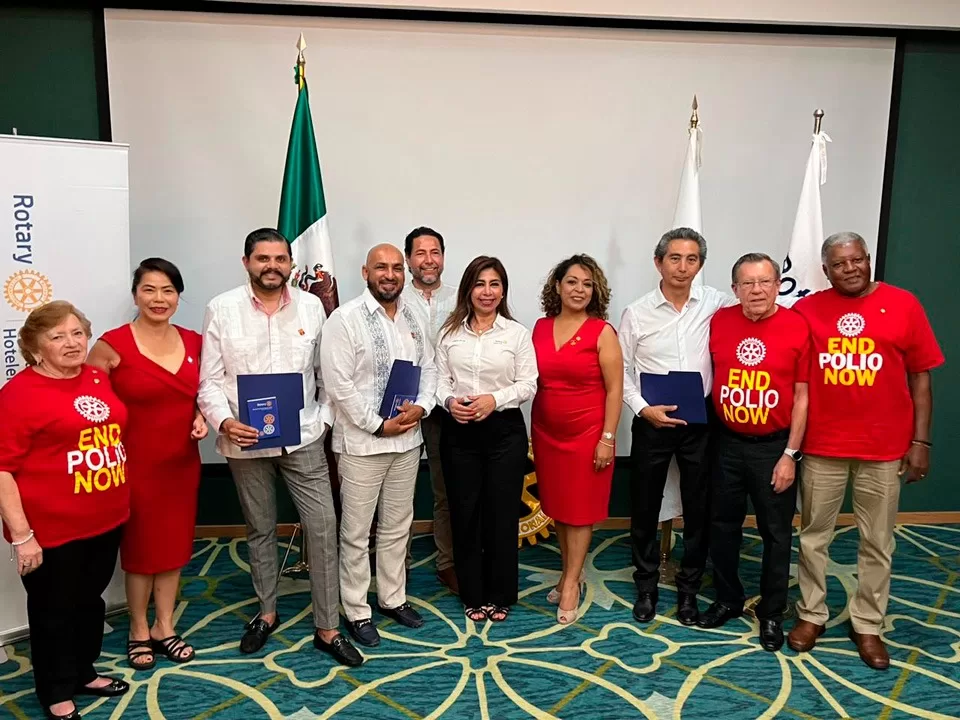 Conmemoran rotarios de Cancún el Día Mundial contra la Polio