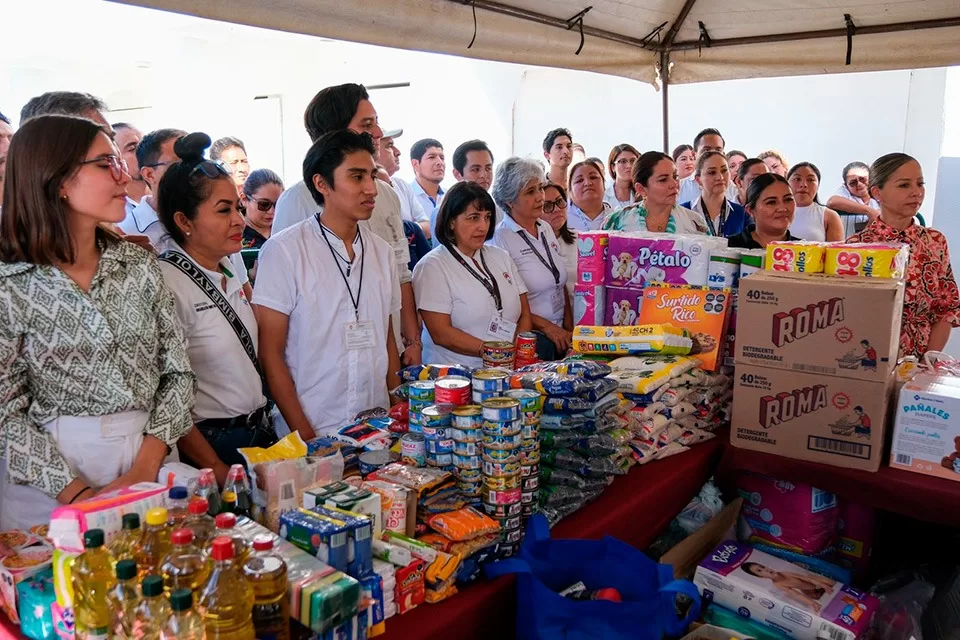 Habilitan en Palacio municipal de Cancún centro de acopio de víveres para damnificados por huracán “Otis”