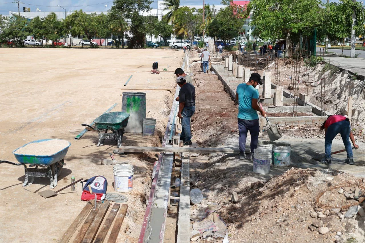 Rehabilitación de canchas deportivas en Súper manzana 21 tienen avance del 50%