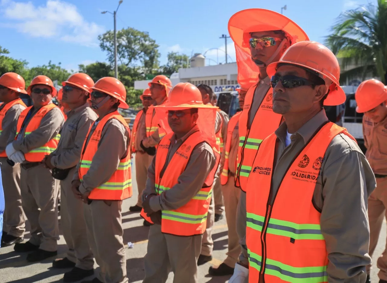 Protege Lili Campos a trabajadores de Servicios Públicos