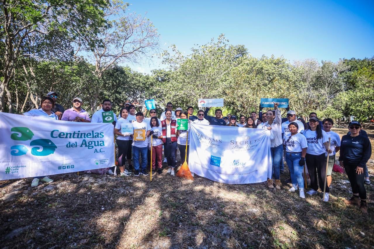 Retiran de cenotes urbanos de Cancún más de 7 toneladas de residuos