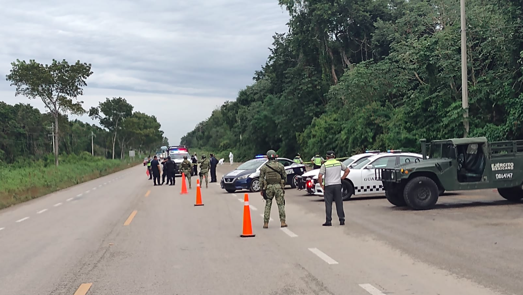 Hallan cuerpo embolsado y con amenazas en la carretera Felipe Carrillo Puerto-Tulum