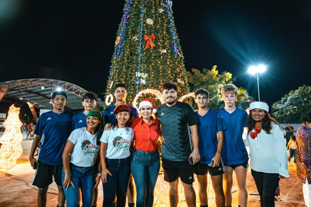 Se enciende la navidad en Puerto Aventuras