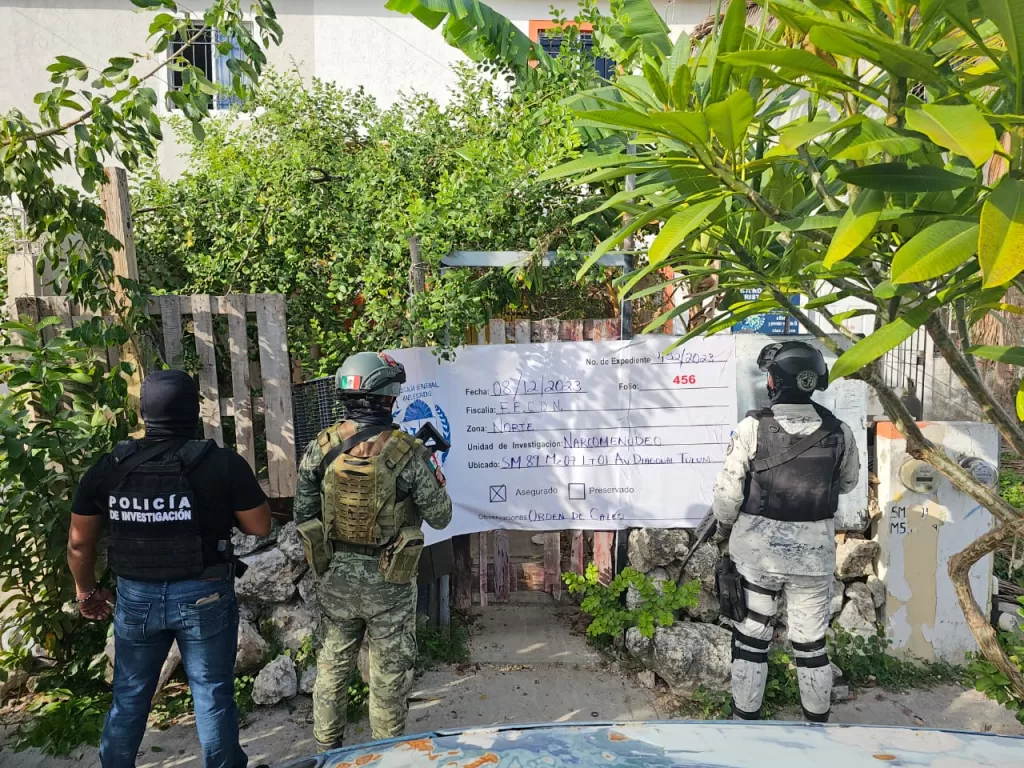 Detienen a tres personas tras cateos en Puerto Morelos y Cancún