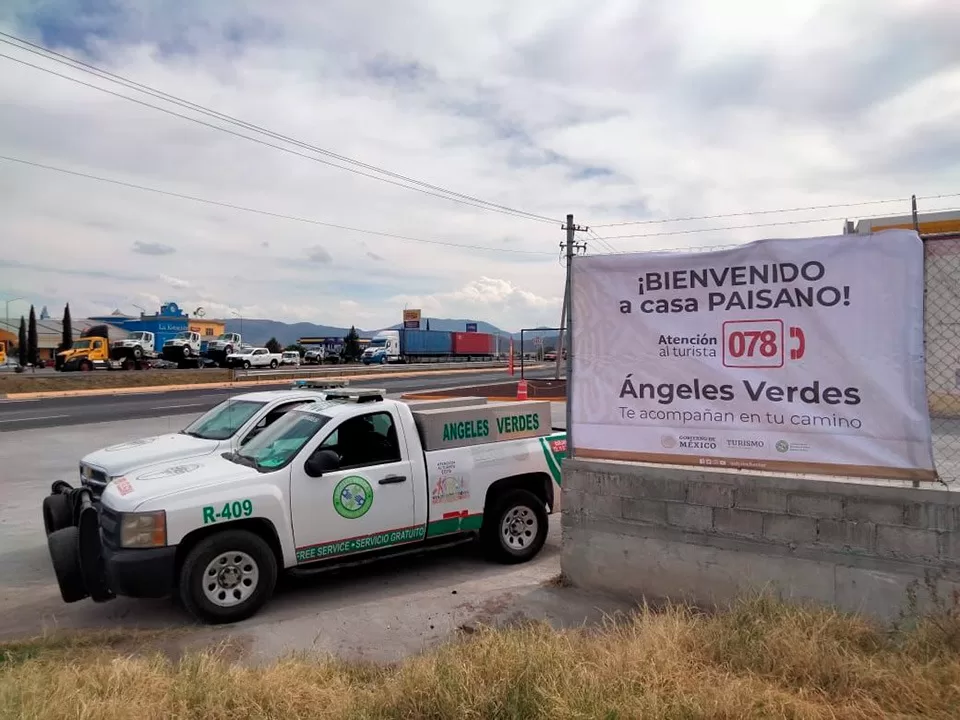 Ángeles Verdes acompaña y apoya a los paisanos que regresan a México por carretera