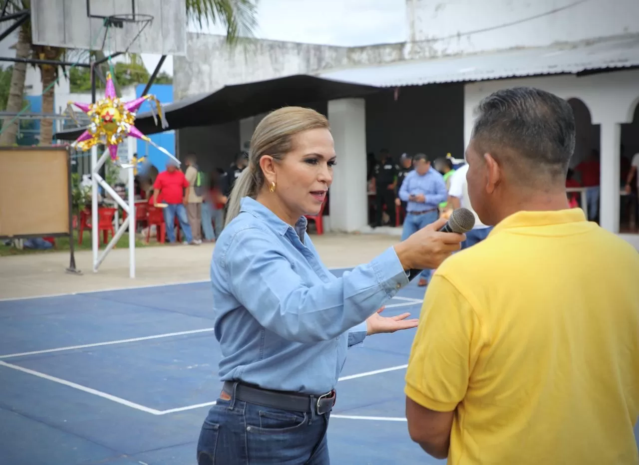 Convive Lili Campos con internos del Centro de Retención Municipal