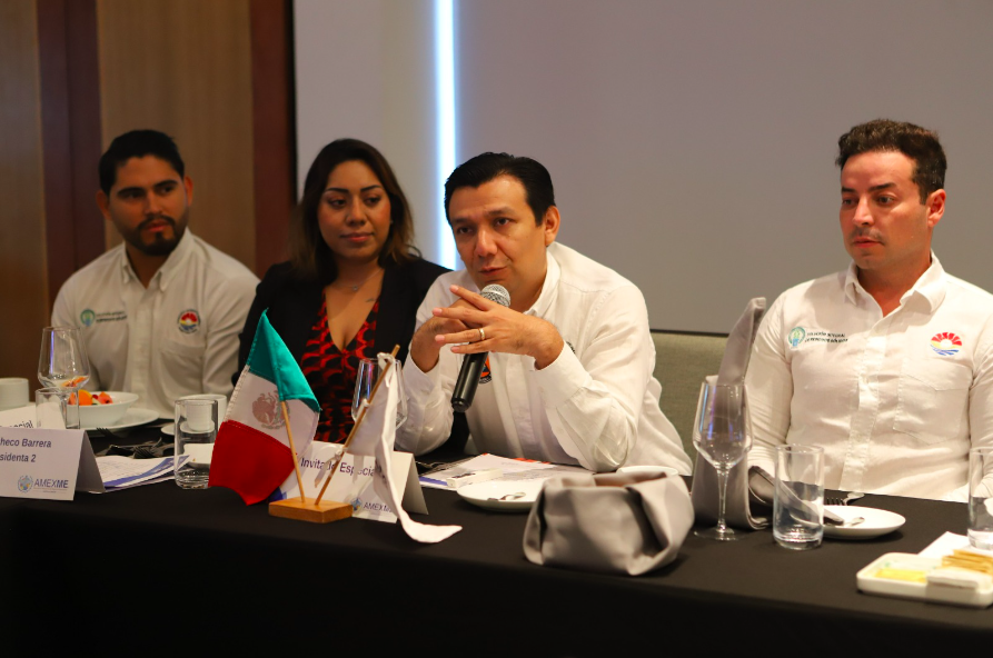 Amexme Cancún y funcionarios del municipio Benito Juárez buscan facilitar trámites para Empresarias