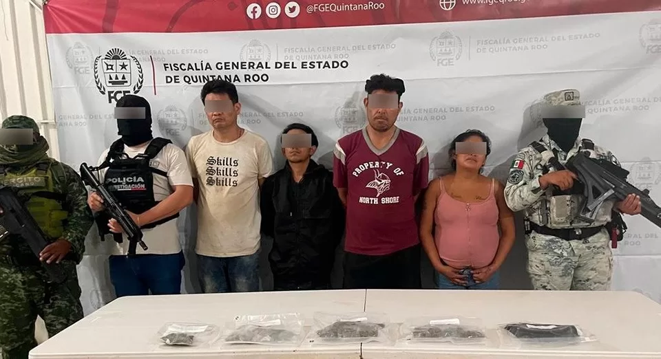 Detienen a cinco personas, aseguran drogas, armas y cartuchos durante tres cateos en Quintana Roo