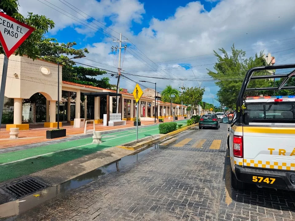 Continúan operativos para que se respeten espacios de estacionamiento en Cancún