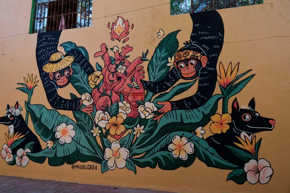 Mejora el rostro de la Zona Fundacional con la pinta de murales de Frida Kahlo