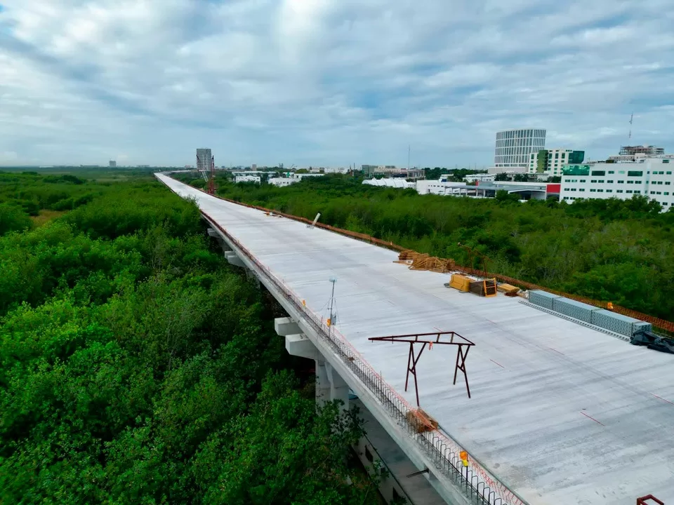 Construcción del puente vehicular Nichupté con avance del 37 por ciento