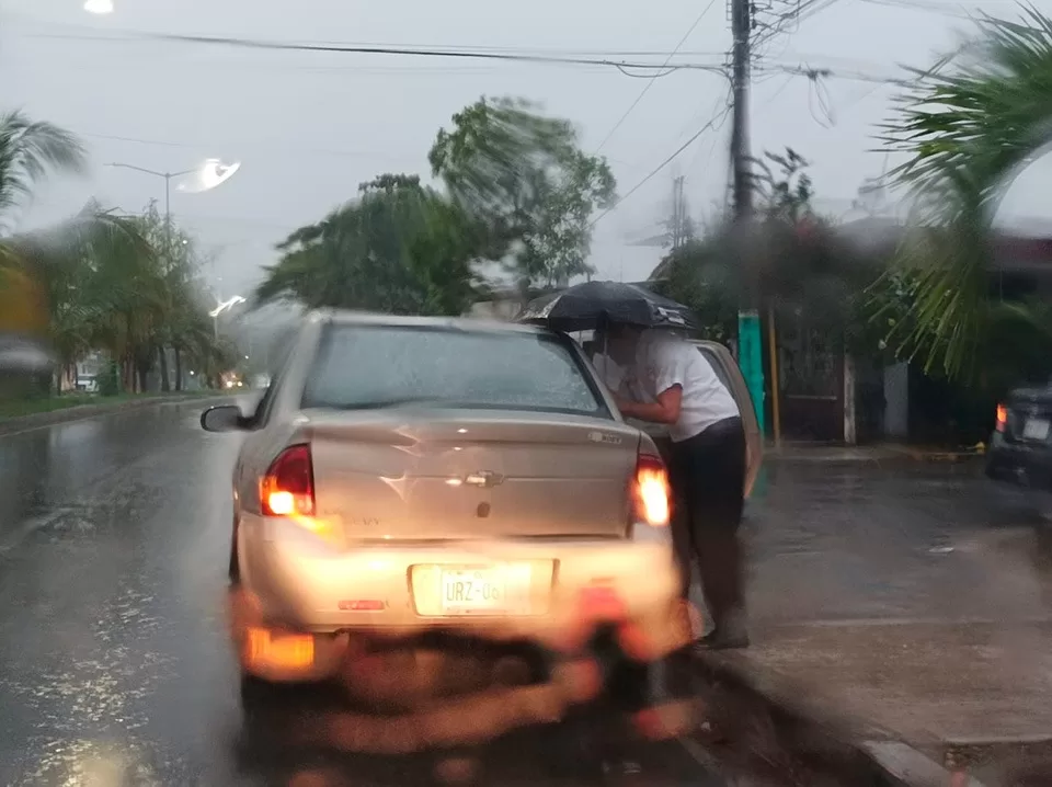 Recomienda Protección Civil actuar con precaución por intensas lluvias registradas en Chetumal