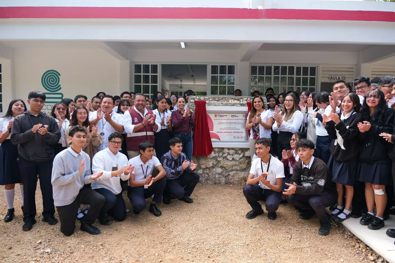 Entrega Mara Lezama obras de ampliación en escuelas de prepa en Cancún