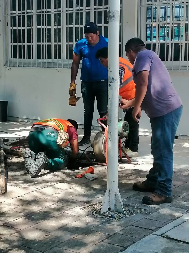 Regresan a clases alumnos de escuela de Chetumal, hacen caso a queja de padres