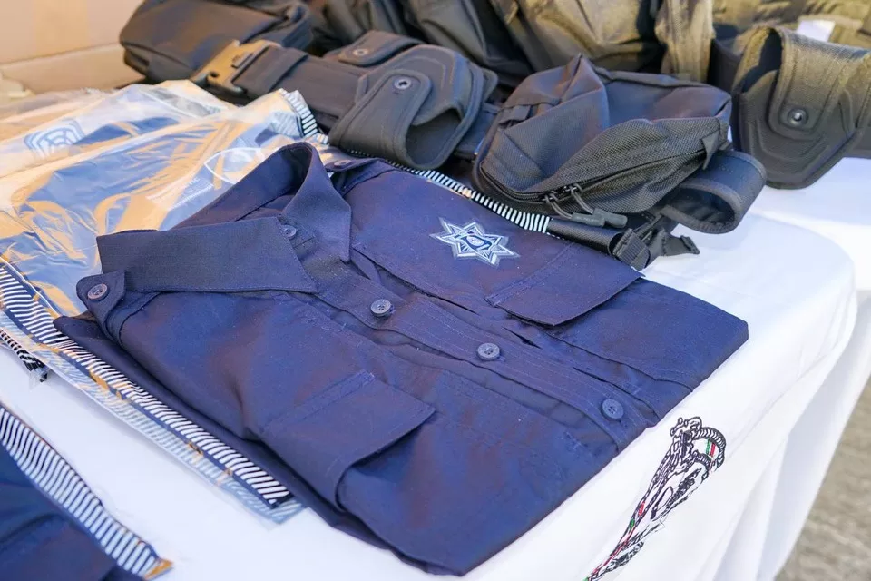 Policías municipales de Solidaridad reciben nuevos uniformes