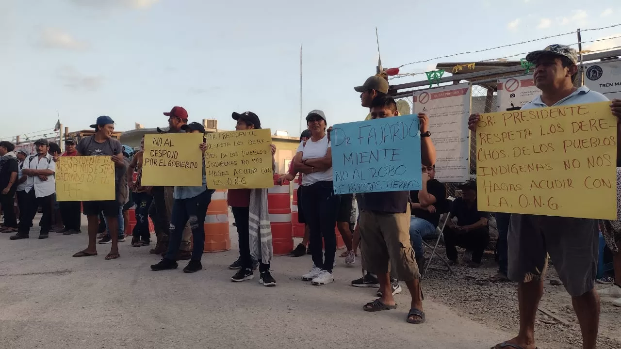 Ejidatarios de Chunyaxche bloquean obras del Tren Maya porque no les respetan acuerdos