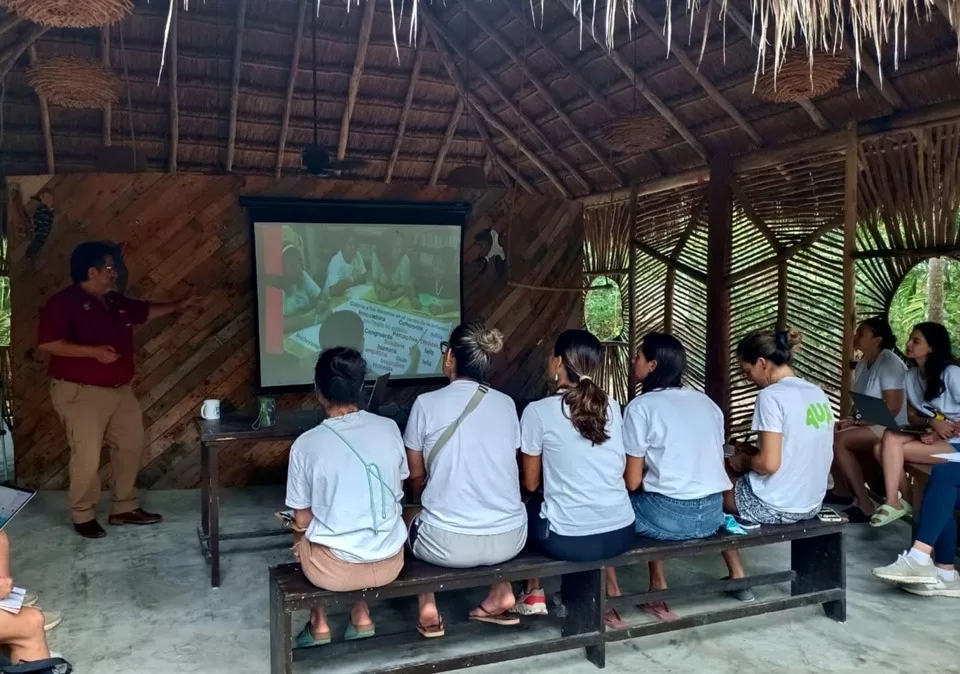 "Planet Patrol" visita Punta Sur para promover la conservación ambiental