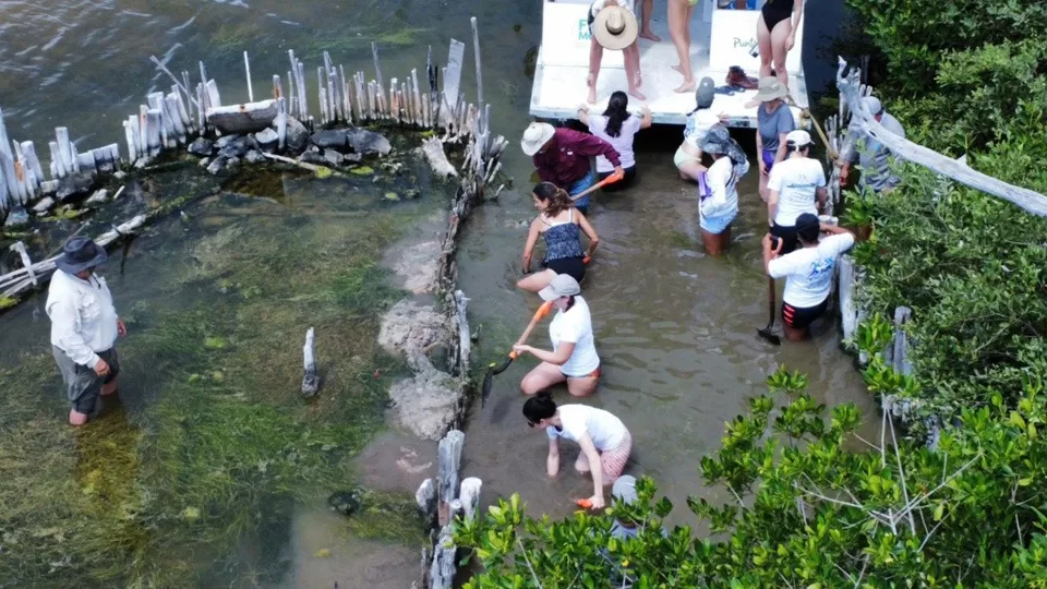 "Planet Patrol" visita Punta Sur para promover la conservación ambiental