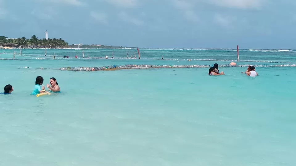 Contratan personal para limpieza de playas en Mahahual