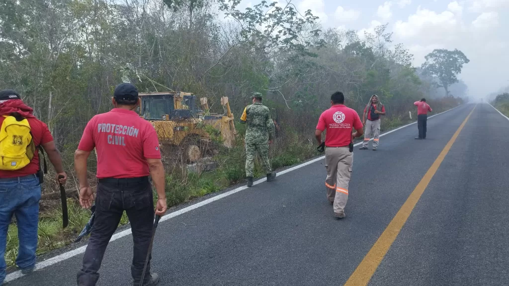 Evitan que fuego en basurero de Felipe Carrillo Puerto llegue a la selva