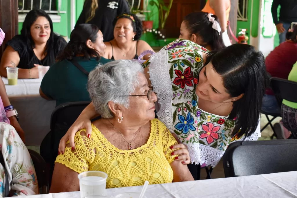 “Con Rostro de Mujer” compromisos de Estefanía Mercado para garantizar apoyos directos a jefas de familia y madres solteras de Solidaridad