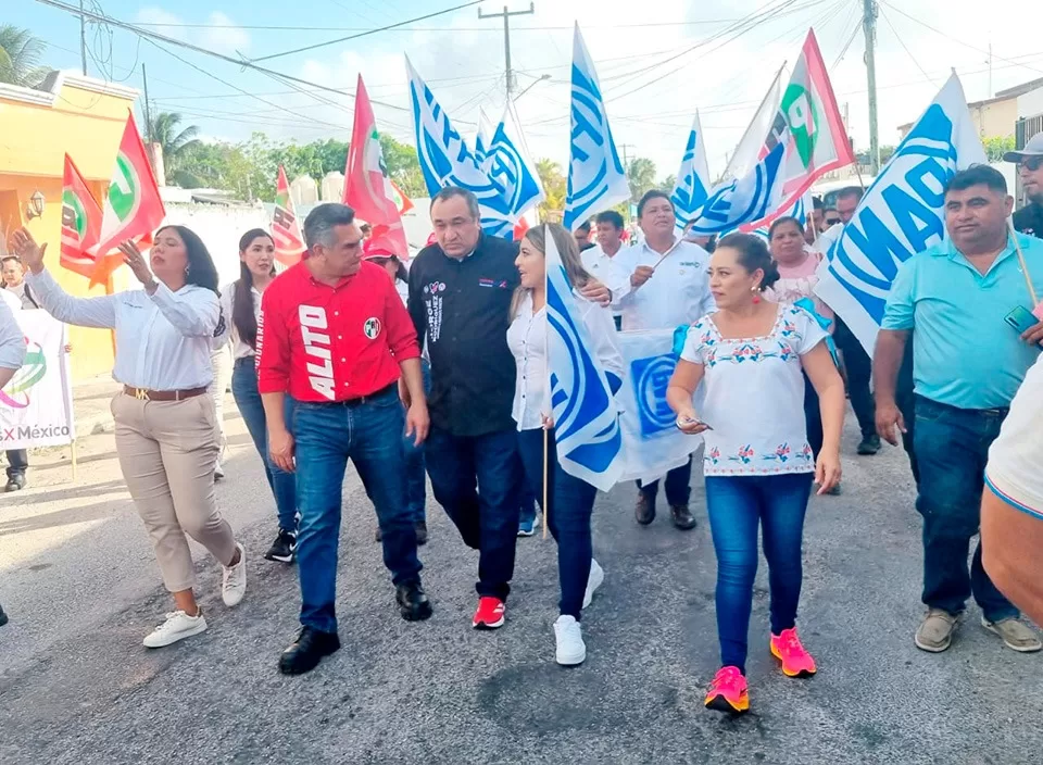 Visita el líder nacional del PRI Cozumel y Playa del Carmen