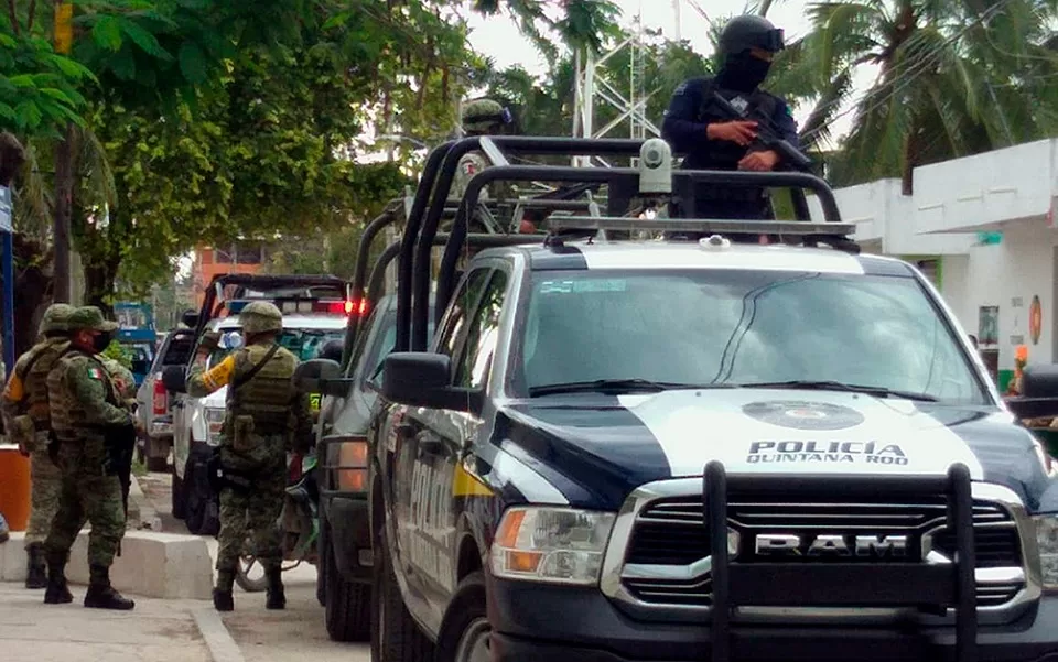 Rescatan a seis brasileños y un mexicano secuestrados en dos taxis