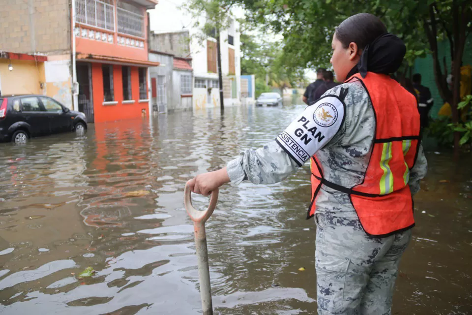 Cancún activa operativo de emergencia tras fuertes lluvias