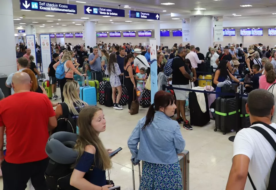 Luego de cuatro días, habrá más de 500 vuelos desde el aeropuerto de Cancún