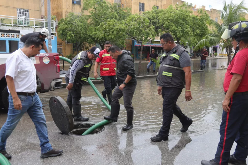 Mantienen acciones preventivas en Cancún ante constantes lluvias