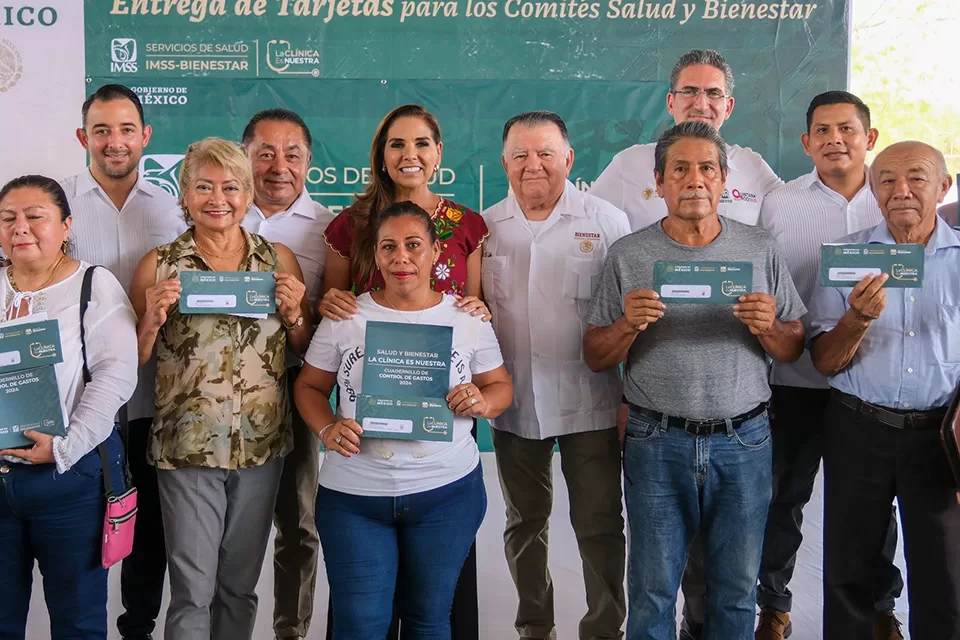 Entrega Gobernadora más tarjetas del Programa "La Clínica es Nuestra"