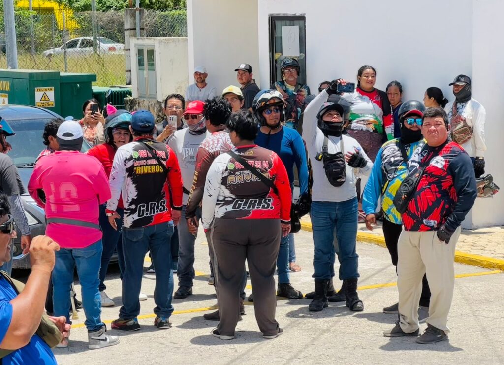 Protestan motociclistas de Chetumal y Cancún contra la llamada “ley chaleco”