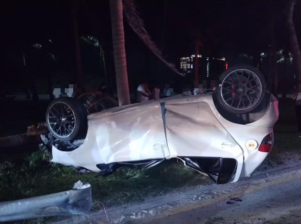 Mueren dos en accidente en el bulevar Kukulcán