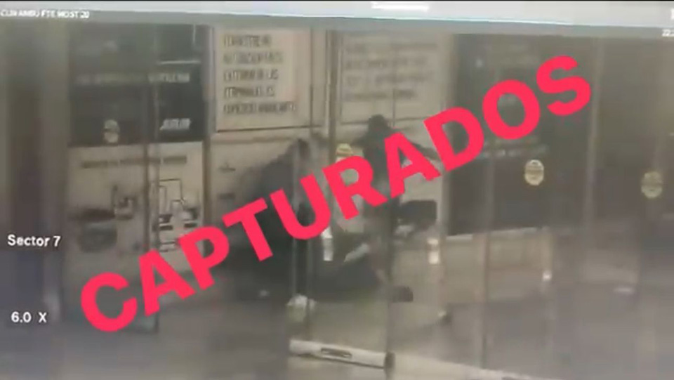 Detienen a los dos taxistas que agredieron y extorsionaron a operador de plataforma en aeropuerto de Cancún