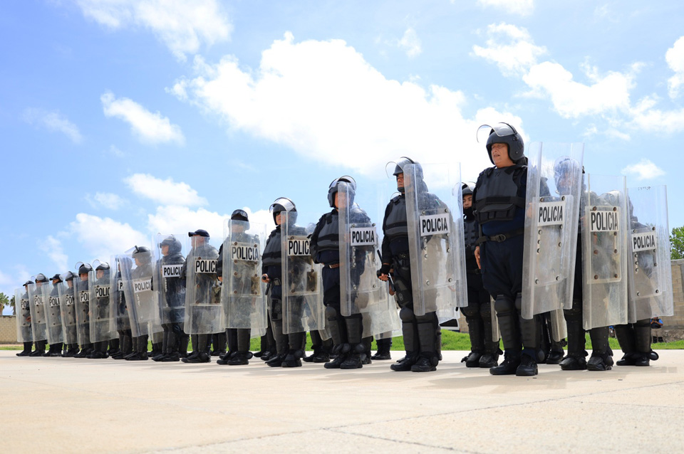 Fortalecen capacitación de los policías con prácticas antimotín