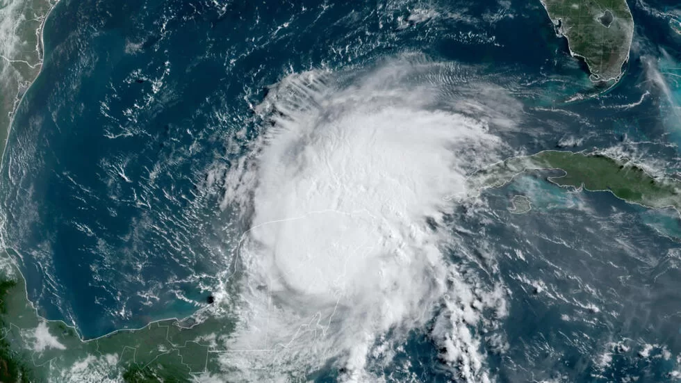 “Beryl” mantiene dirección a Texas