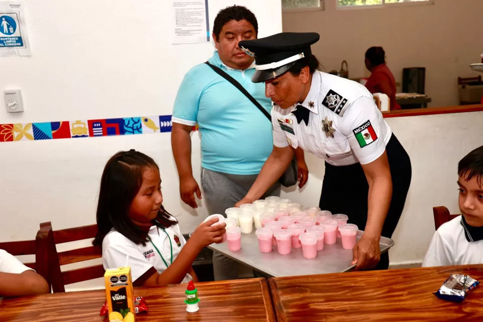 Fomentan la proximidad social a través de visitas escolares a la Casa del Policía