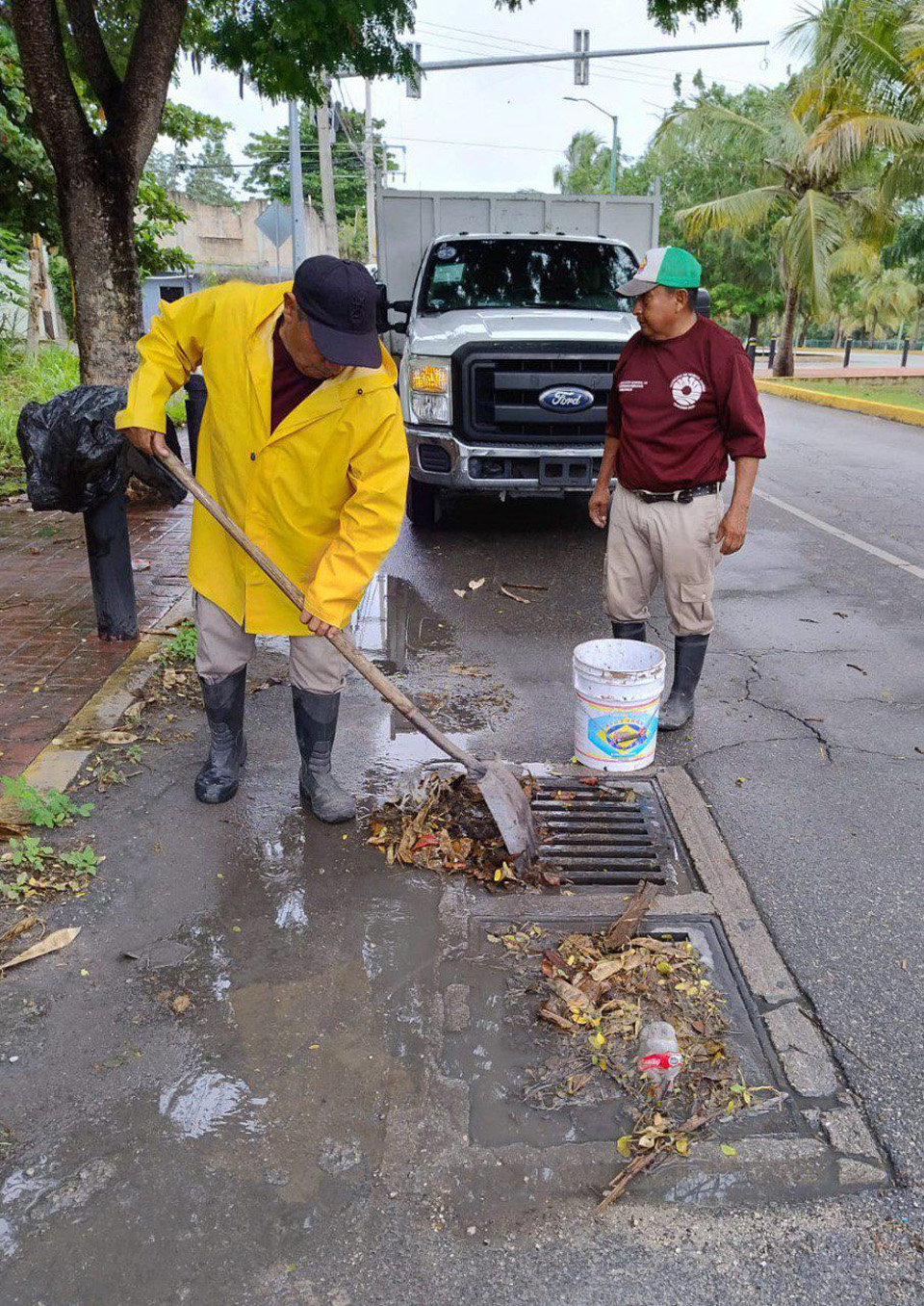 Rápida reacción de Servicios Públicos ante lluvias en Cancún